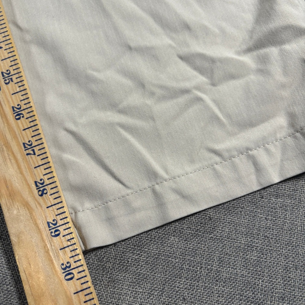 Under‎ Armour Golf Pants Mens 36/30 Tan Herringbone Performance Tapered Chino - Picture 3 of 6